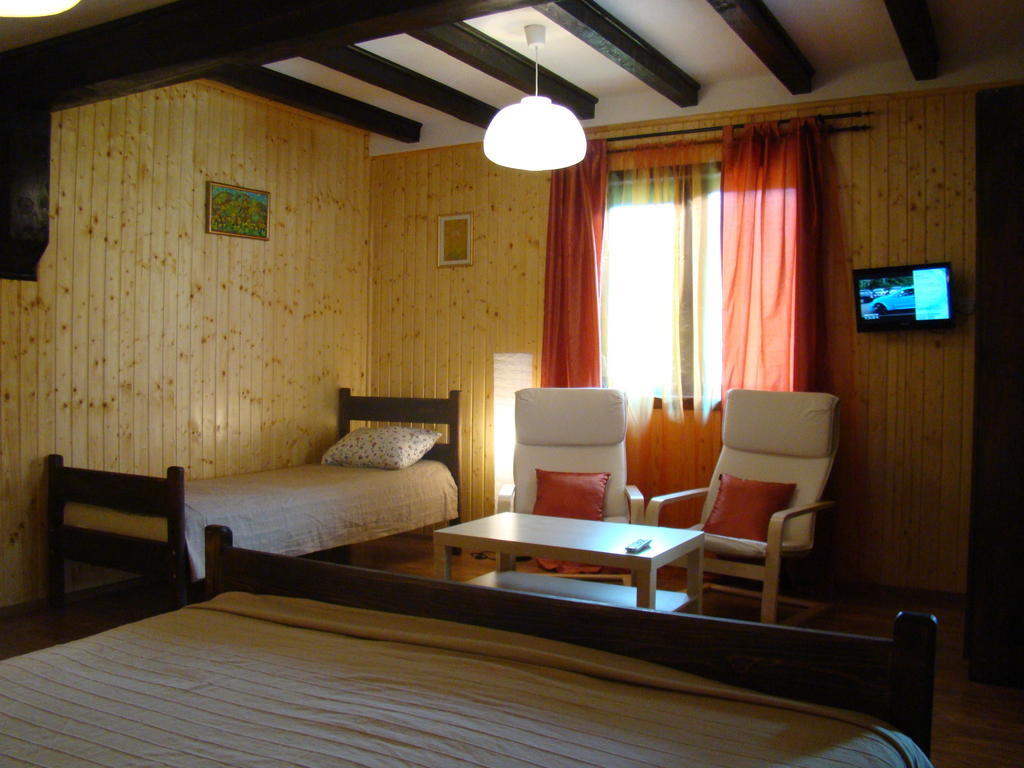 Dumbrava Soarelui Hotel Brassó Szoba fotó